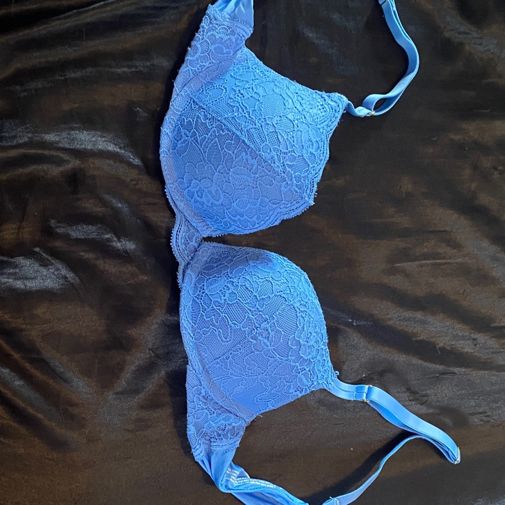 Chic Lace Bra in Vibrant Blue